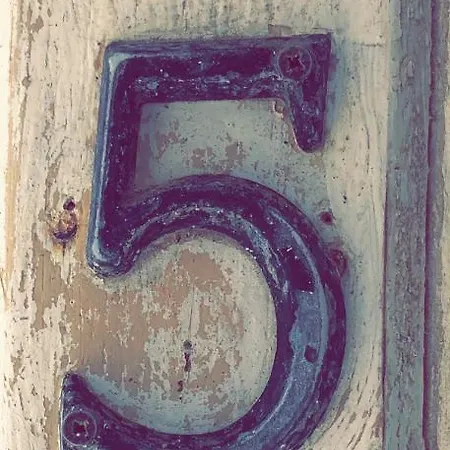 Numero 5 - A - *